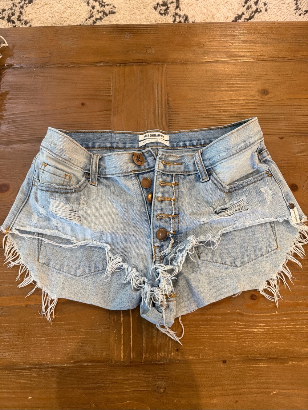 One Teaspoon Light Wash Distressed Denim High-Rise Shorts sz 25